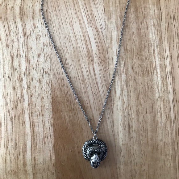 Lion Necklace - Picture 2 of 5